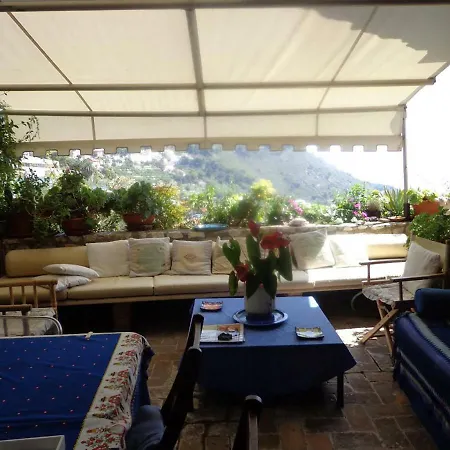 Nella Torre Гримальди